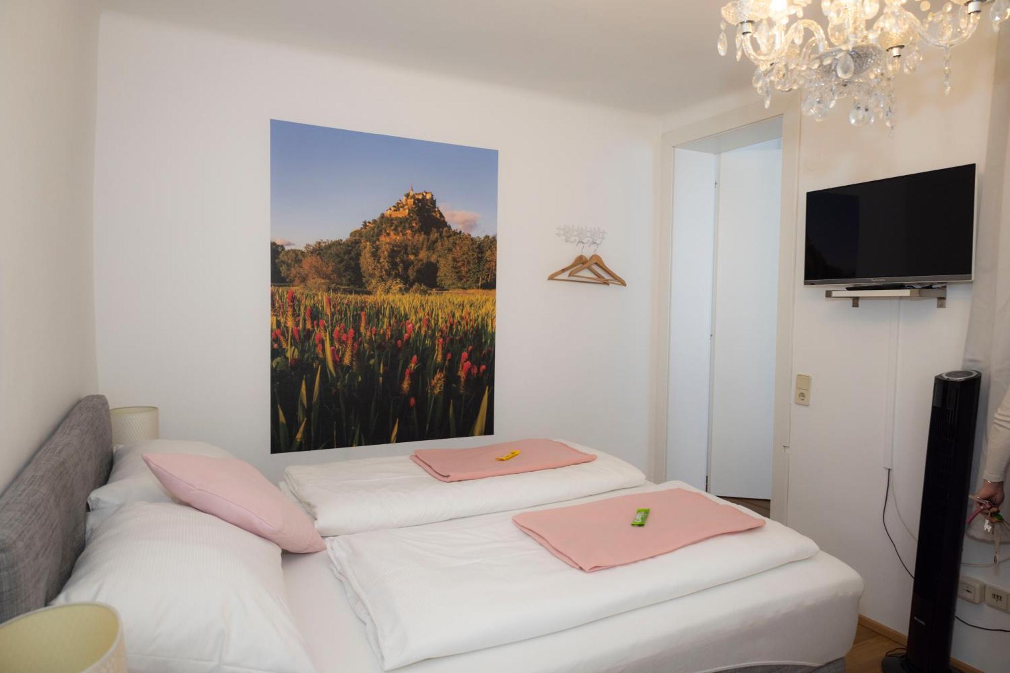 Cityhotel Am Domplatz Self-Checkin Klagenfurt am Woerthersee Exterior foto