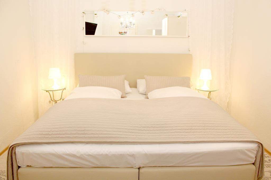 Cityhotel Am Domplatz Self-Checkin Klagenfurt am Woerthersee Quarto foto